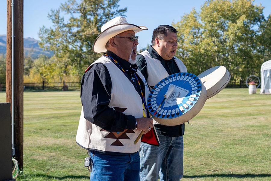 The Rawhide Singers Paul Old Chief and Arlan Edwards sang the late Chief Earl Old Person’s Badger-Two Medicine song, plus a Blackfeet victory song, a perfect way to kick off the ceremony.