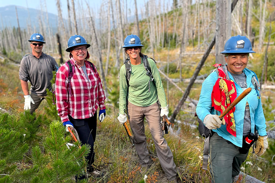 Volunteer trail crew